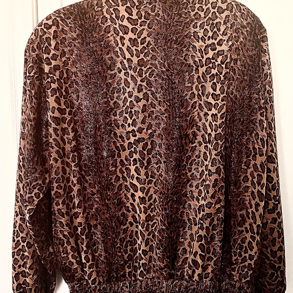 Elegant jacket, can be used for warmth or to accent what you are wearing. - Picture 2 of 7